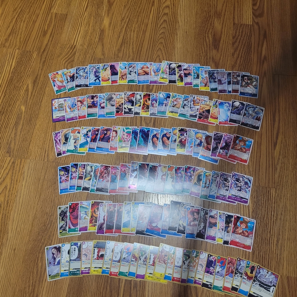 ONE PIECE Trading Cards. 124 Total Cards.